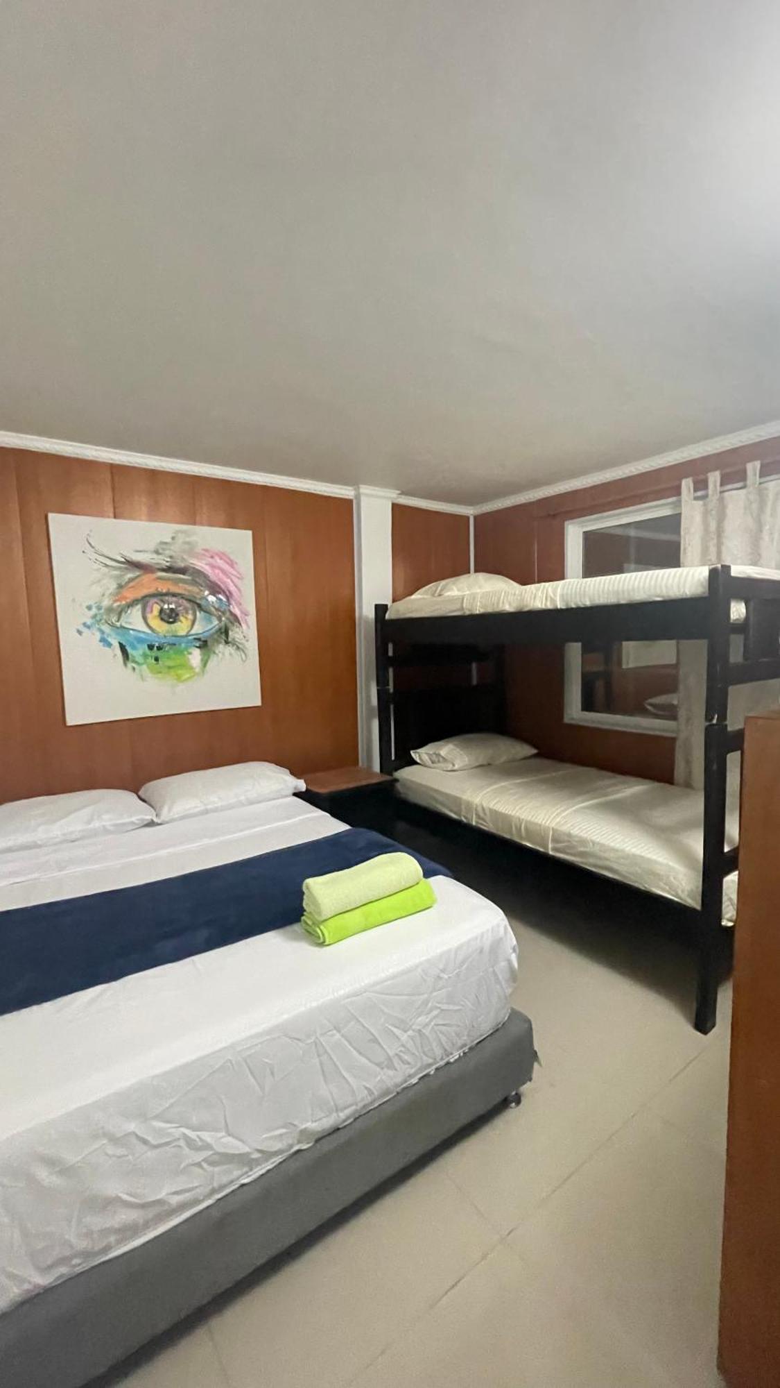 Sea Life Apartamentos En Via Principal Centro Y San Luis San Andrés Extérieur photo